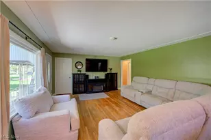 2015 Wallace Ln, Lorain, OH 44053 - Photo 3
