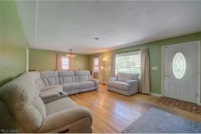 2015 Wallace Lane, Lorain, OH 44053 - Photo 5