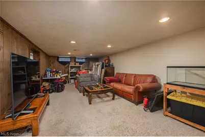 9596 Reichert Road, Parma, OH 44130 - Photo 17