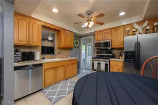 9596 Reichert Rd, Parma, OH 44130 - Photo 7