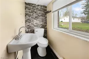 2862 Byron Dr, North Canton, OH 44720 - Photo 15