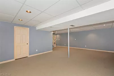 8290 Pine Creek Court, Chagrin Falls, OH 44023 - Photo 29