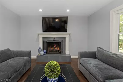 8290 Pine Creek Court, Chagrin Falls, OH 44023 - Photo 9