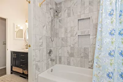 8290 Pine Creek Court, Chagrin Falls, OH 44023 - Photo 27