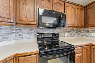 621 Parkside Reserve St, Wellington, OH 44090 - Photo 9