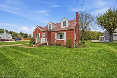 8885 Louisville Street, Louisville, OH 44641 - Photo 3