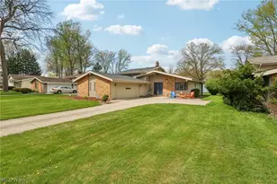 23956 Fairlawn Dr, North Olmsted, OH 44070 - Photo 5
