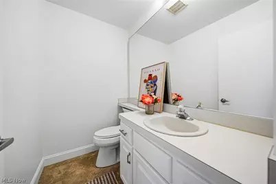 210 Teal Trace #210, Mayfield Heights, OH 44124 - Photo 11