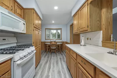 1190 Jeanie J Avenue, Akron, OH 44310 - Photo 7