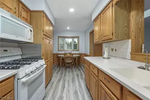 1190 Jeanie J Ave, Akron, OH 44310 - Photo 7