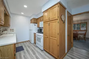 1190 Jeanie J Ave, Akron, OH 44310 - Photo 9