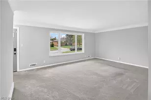 12304 Havana Rd, Garfield Heights, OH 44125 - Photo 9