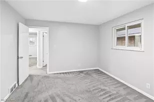 12304 Havana Rd, Garfield Heights, OH 44125 - Photo 13