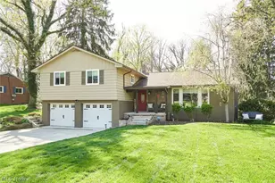 877 Locust Dr, Tallmadge, OH 44278 - Photo 3