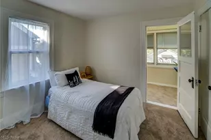 10105 Greenview, Garfield Heights, OH 44125 - Photo 29