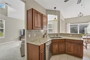 1370 N Yorkshire Dr, Grandview Heights, OH 44147 - Photo 17