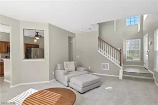 1370 N Yorkshire Dr, Grandview Heights, OH 44147 - Photo 13