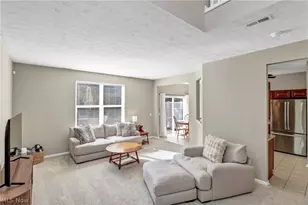 1370 N Yorkshire Dr, Grandview Heights, OH 44147 - Photo 11