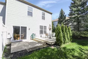 1370 N Yorkshire Dr, Grandview Heights, OH 44147 - Photo 5