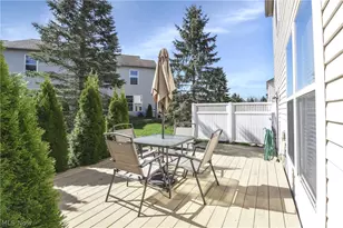 1370 N Yorkshire Dr, Grandview Heights, OH 44147 - Photo 9