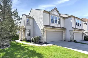 1370 N Yorkshire Dr, Grandview Heights, OH 44147 - Photo 3