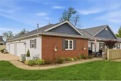519 Heather Woods Drive, Elyria, OH 44035 - Photo 9