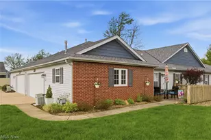 519 Heather Woods Dr, Elyria, OH 44035 - Photo 9
