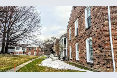 25 Trenton Square, Euclid, OH 44143 - Photo 35