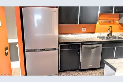 25 Trenton Square, Euclid, OH 44143 - Photo 5