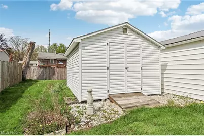 1377 E 28th Street, Ashtabula, OH 44004 - Photo 3