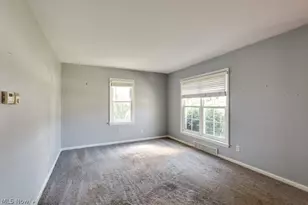 407 E 330th St, Willowick, OH 44095 - Photo 3