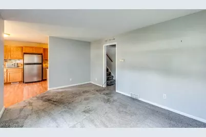 407 E 330th Street, Willowick, OH 44095 - Photo 5