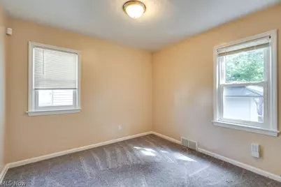407 E 330th Street, Willowick, OH 44095 - Photo 13