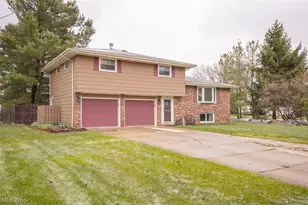 8493 Webster Rd, Strongsville, OH 44136 - Photo 3