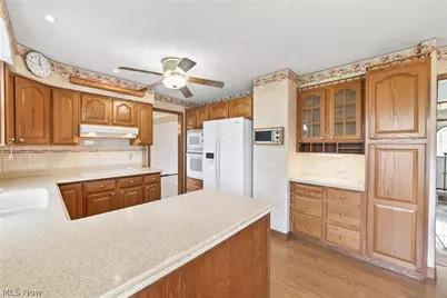 2300 Green Acres Drive, Parma, OH 44134 - Photo 9