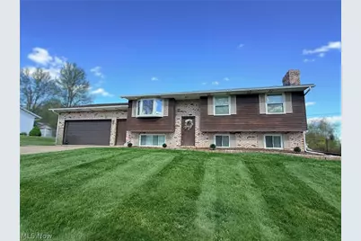 917 3rd Street NE, New Philadelphia, OH 44663 - Photo 1