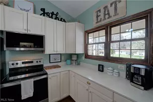 118 Sassafras Dr, Vermilion, OH 44089 - Photo 9