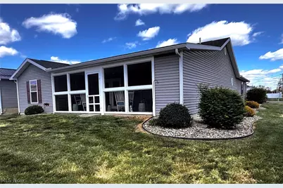 703 Oak Tree Lane, Belpre, OH 45714 - Photo 3