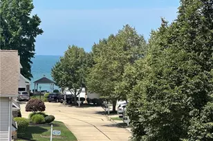 63 Sunset Cove Cir, Eastlake, OH 44095 - Photo 9
