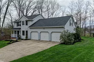 717 Pinehills Dr SW, Massillon, OH 44646 - Photo 5