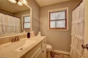 717 Pinehills Dr SW, Massillon, OH 44646 - Photo 23
