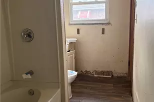 860 Mercer Ave, Akron, OH 44320 - Photo 9