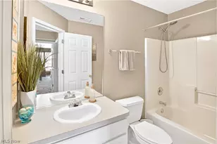 1557 N Yorkshire Dr, Grandview Heights, OH 44147 - Photo 23