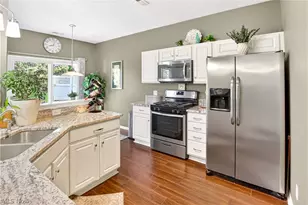 1557 N Yorkshire Dr, Grandview Heights, OH 44147 - Photo 11