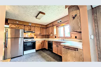 770 Broad Street, Conneaut, OH 44030 - Photo 3