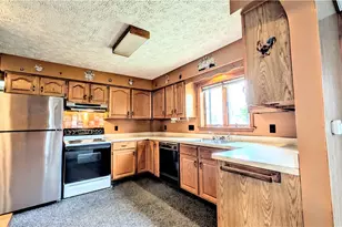 770 Broad St, Conneaut, OH 44030 - Photo 3