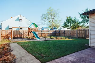 935 E Front Street, Dover, OH 44622 - Photo 9
