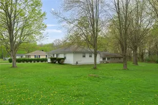 1603 Grandview Rd, Lake Milton, OH 44429 - Photo 3