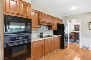 2044 S Belvoir Blvd, South Euclid, OH 44121 - Photo 13