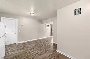 910 Ardella Ave, Akron, OH 44306 - Photo 11